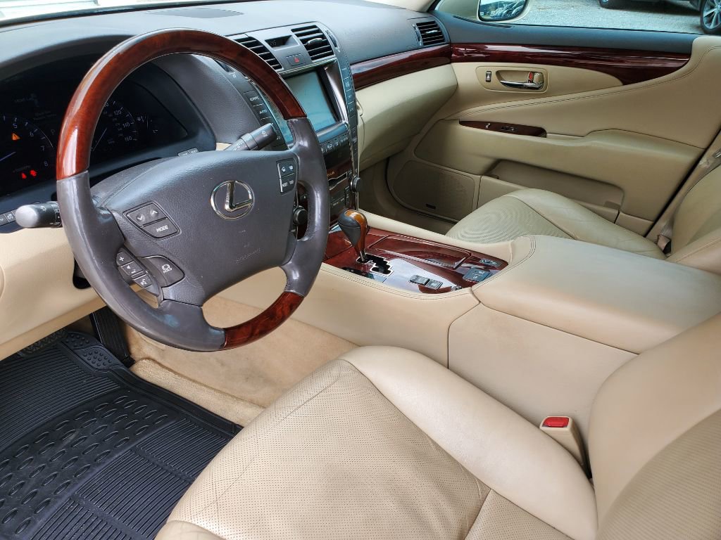 Used 2008 Lexus LS 460 image 16