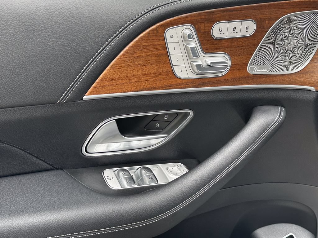 Certified 2025 Mercedes-Benz GLS 580 4MATIC image 12