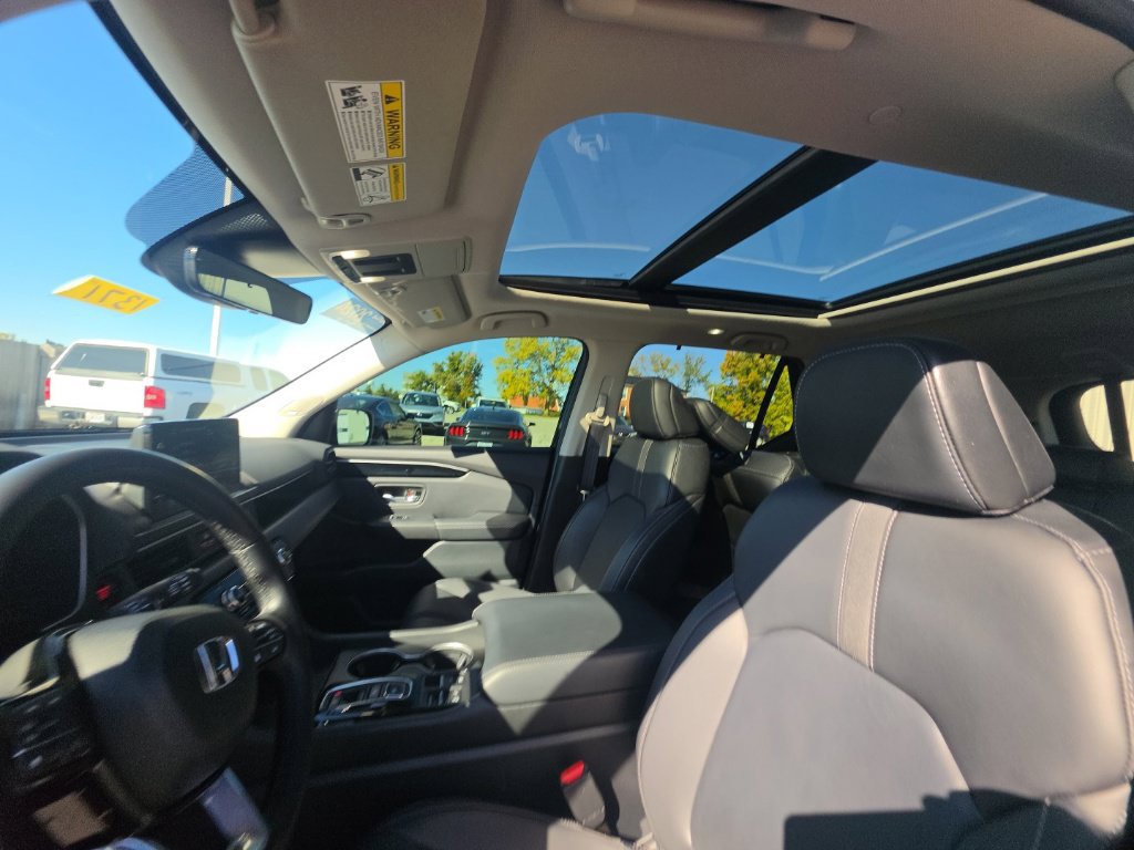 Certified 2024 Honda Pilot Touring image 15