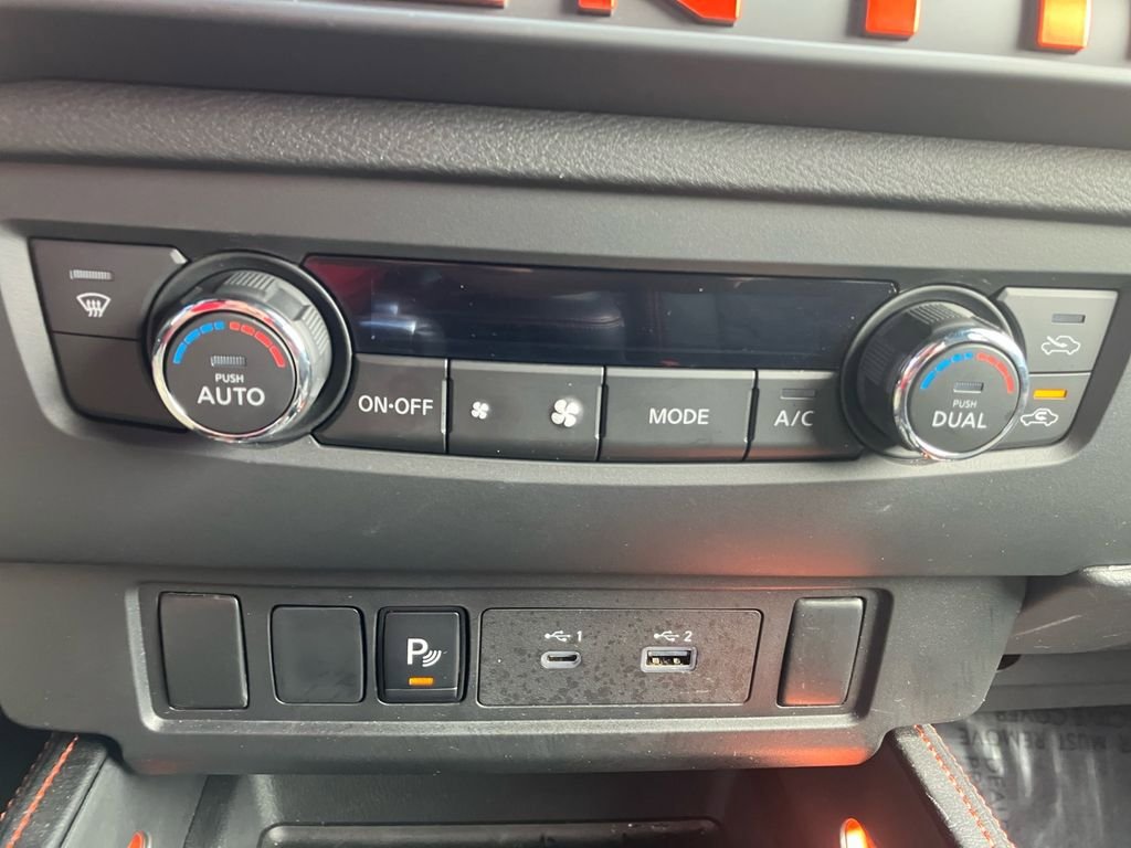Used 2025 Nissan Frontier PRO-4X AWD/4WD image 16