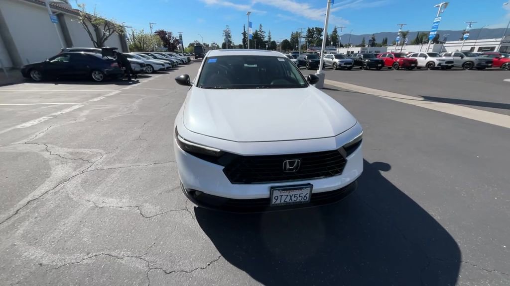 Certified 2025 Honda Accord SE image 3