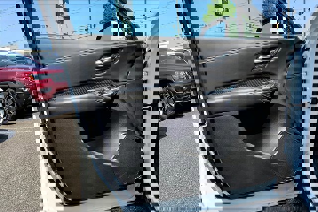 Used 2023 Cadillac XT4 Sport w/ Cold Weather Package image 22