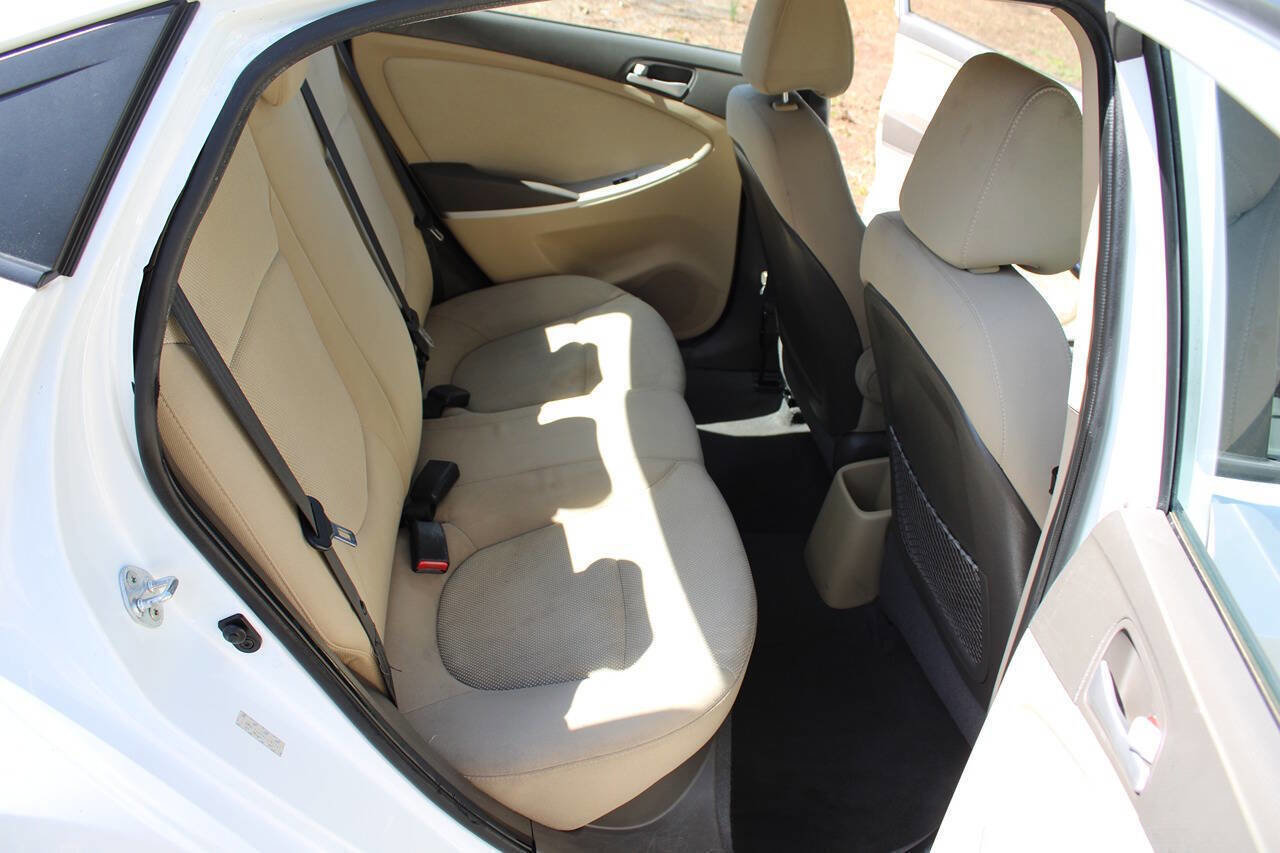 Used 2013 Hyundai Accent GLS image 32