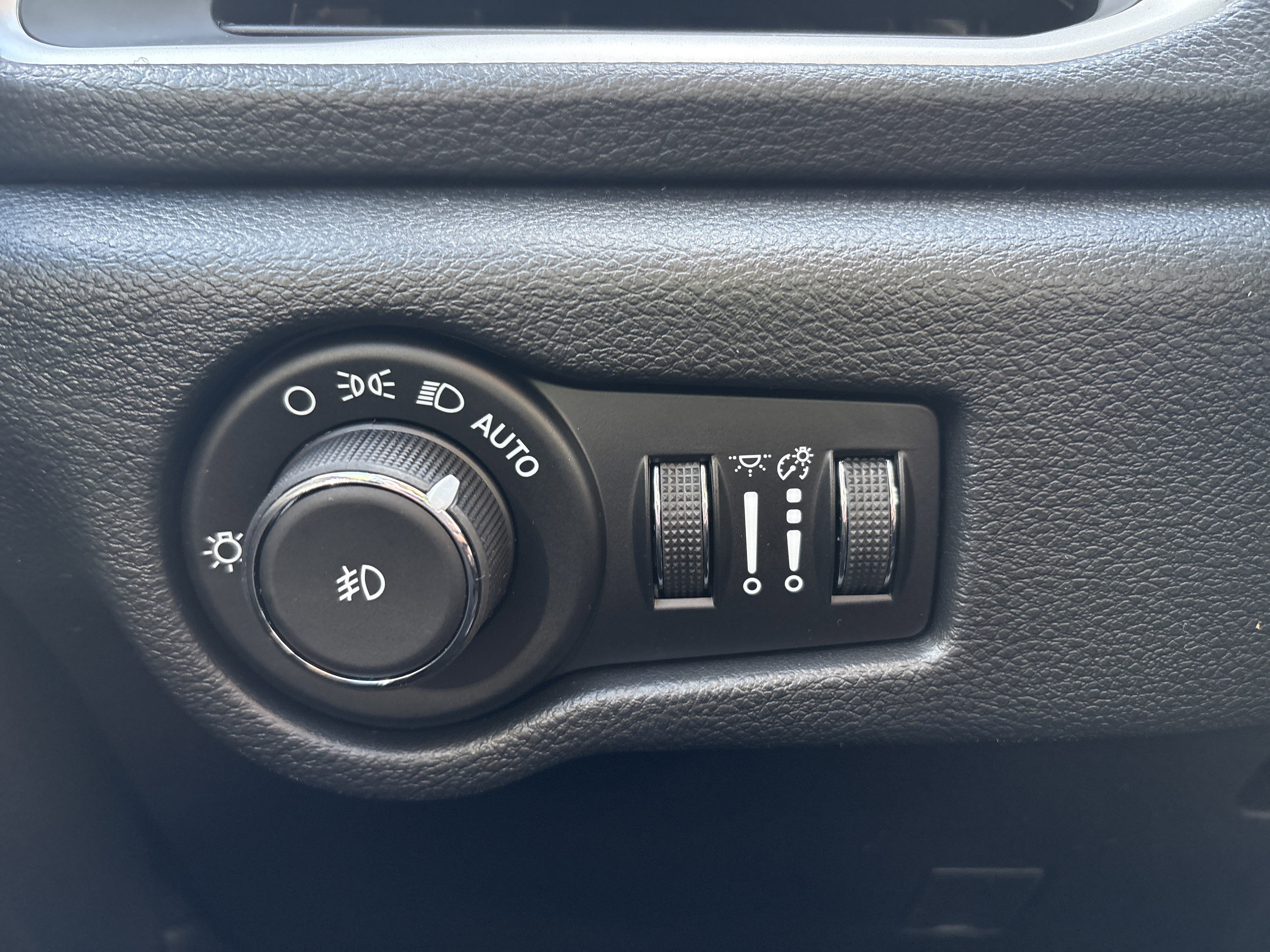 New 2026 Chrysler Pacifica Select image 24