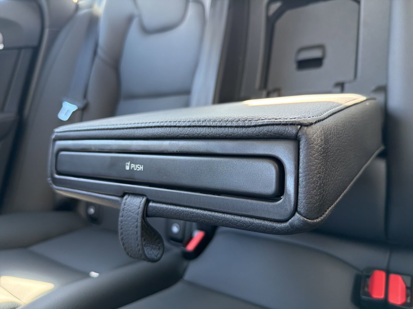 Certified 2025 Volvo S90 B6 Plus w/ Protection Package Premier image 78