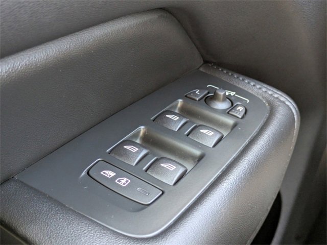 New 2025 Volvo XC60 B5 Plus w/ Protection Package Premier image 24