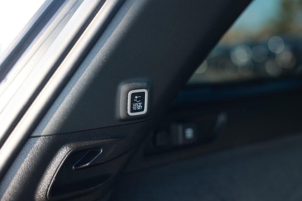 Used 2023 Jeep Grand Cherokee Overland w/ Advanced Protech Group III AWD/4WD image 41