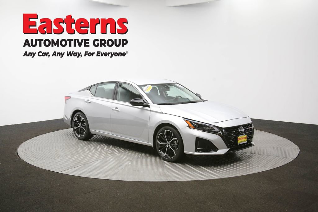 Used 2023 Nissan Altima 2.5 SR FWD image 45