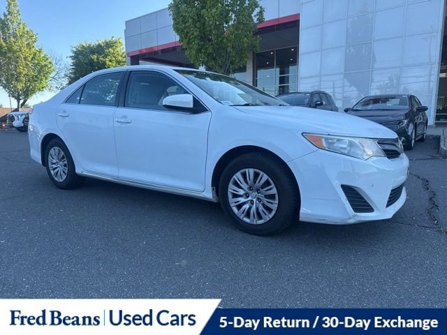 Used 2013 Toyota Camry LE FWD image 3