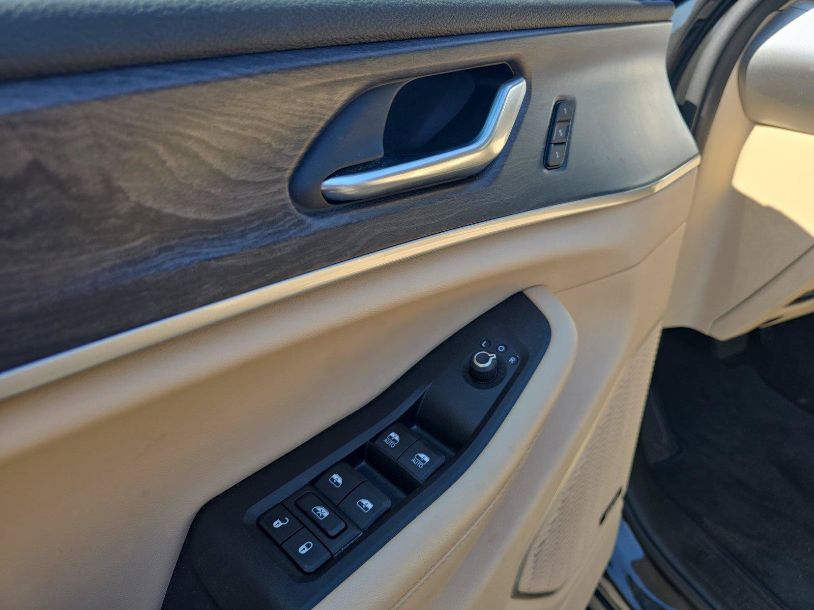 Used 2021 Jeep Grand Cherokee L Limited AWD/4WD image 26