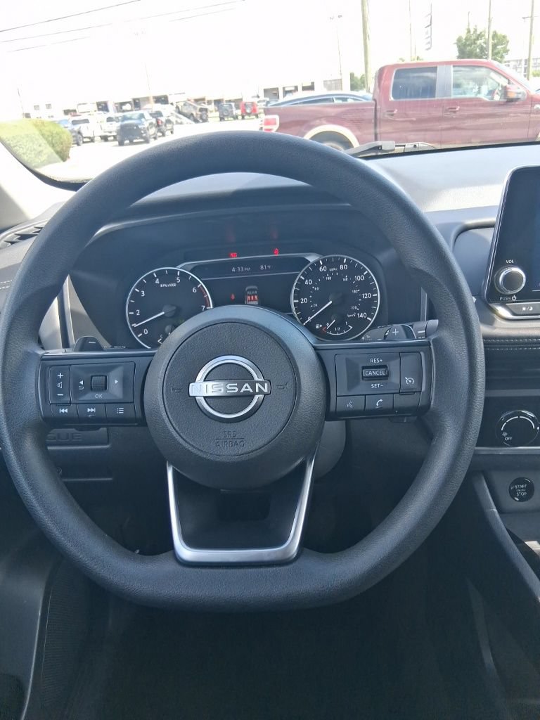 Used 2024 Nissan Rogue S AWD/4WD image 9