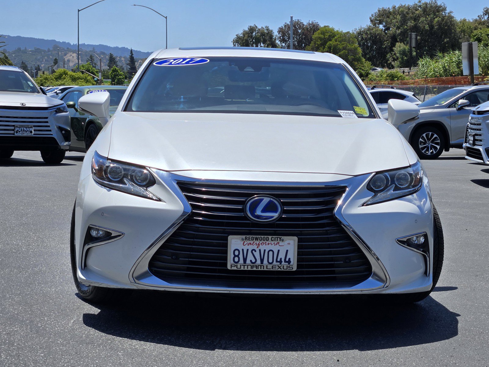 Used 2017 Lexus ES 300h w/ Navigation System Package FWD image 2