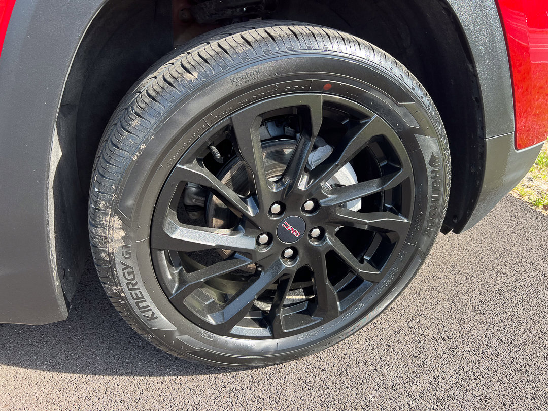 Used 2023 GMC Terrain SLT w/ Tech Package image 12