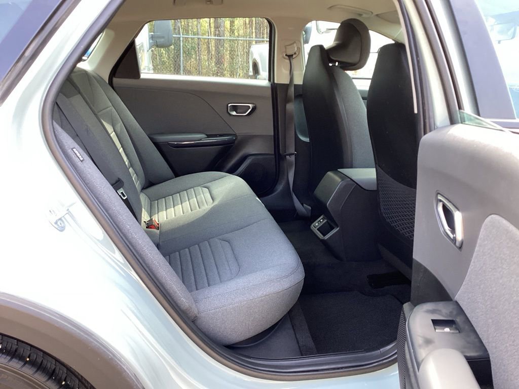 Used 2025 Kia K4 EX image 30