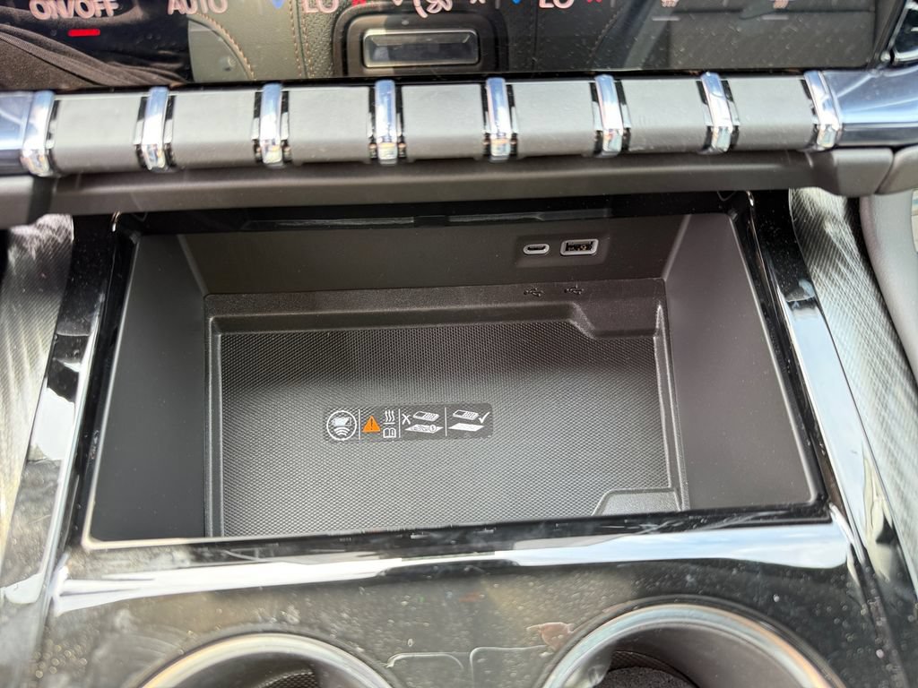 New 2026 GMC Yukon AT4 w/ AT4 Premium Package AWD/4WD image 34