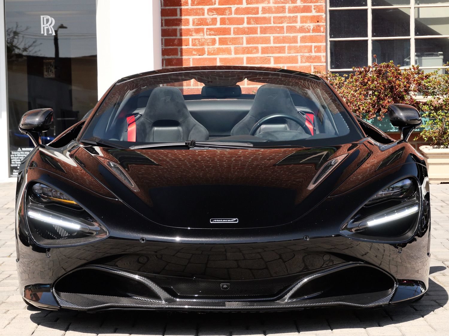 Used 2019 McLaren 720S Performance RWD image 2