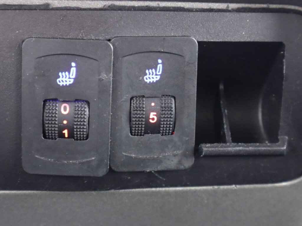 Used 2016 Ford F250 XLT w/ XLT Premium Package image 23