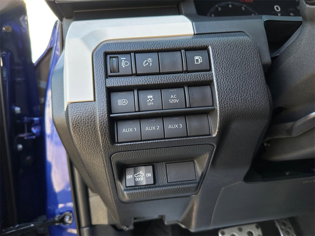 Used 2024 Toyota Tacoma TRD Sport image 31