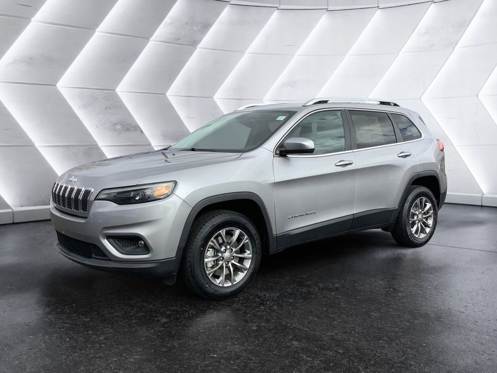 Used 2020 Jeep Cherokee Latitude Plus w/ Comfort/Convenience Group image 3