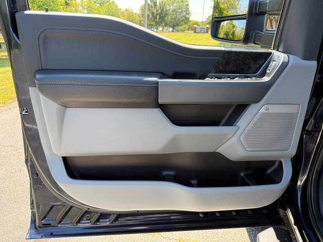 Used 2023 Ford F250 XLT w/ XLT Premium Package image 12