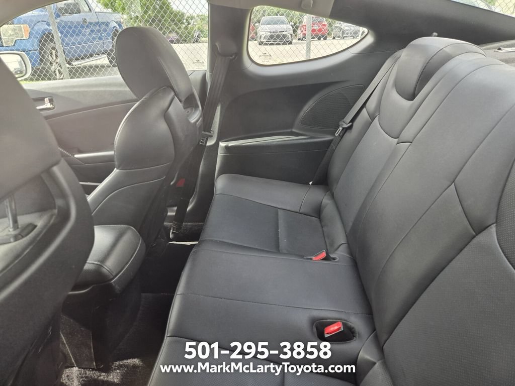 Used 2012 Hyundai Genesis 3.8 RWD image 4