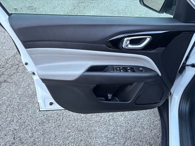 Used 2023 Jeep Compass Limited AWD/4WD image 28