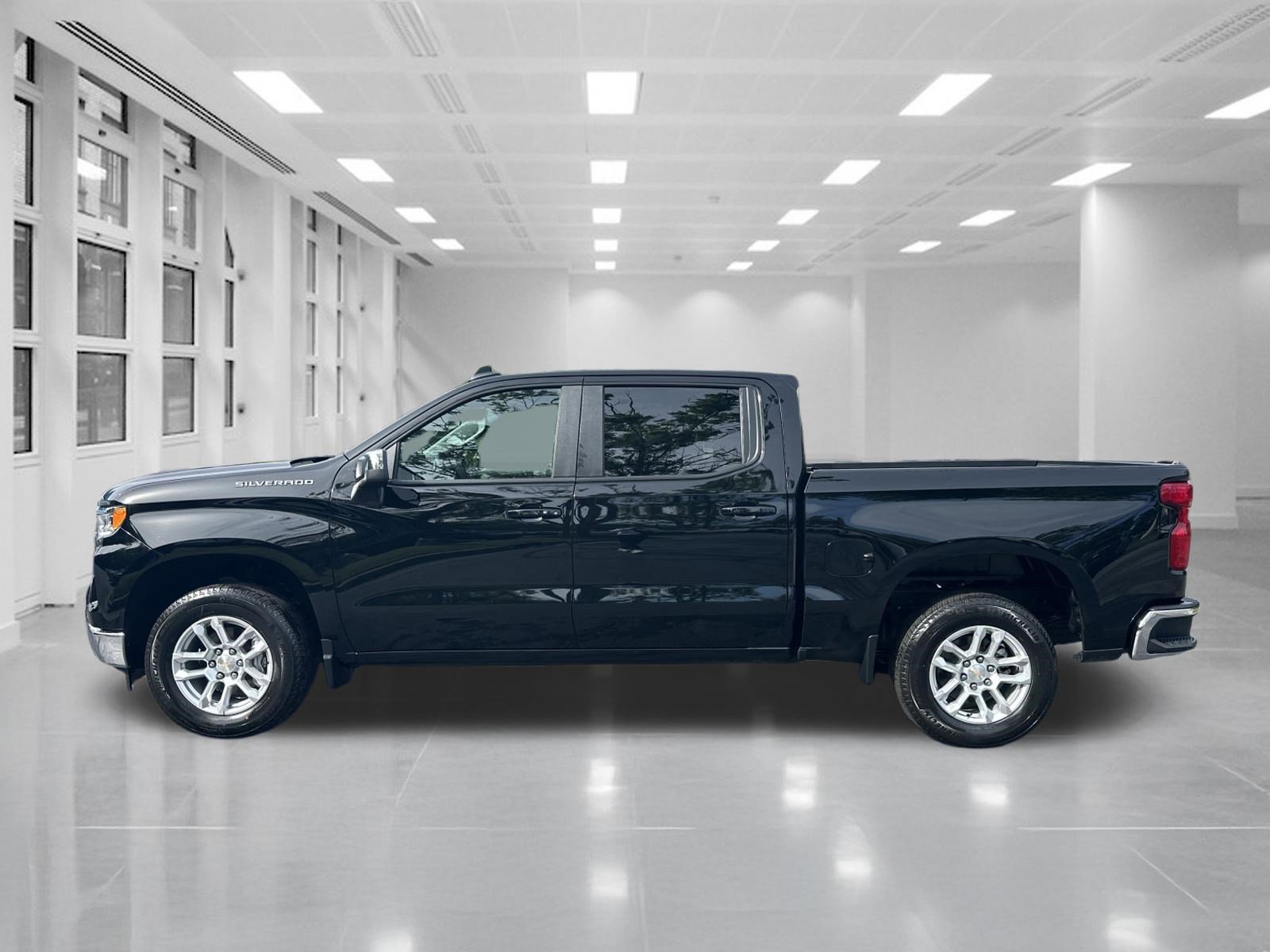 Certified 2026 Chevrolet Silverado 1500 LT RWD image 8