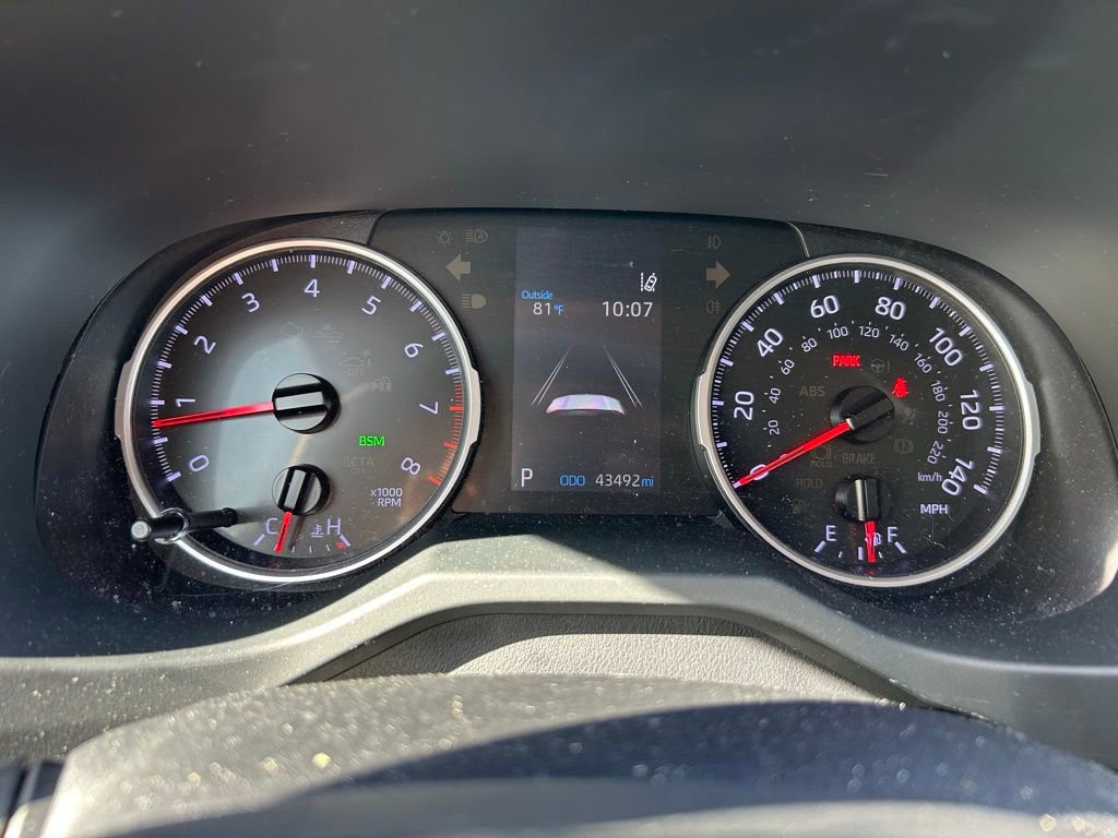 Used 2019 Toyota RAV4 XLE Premium image 23