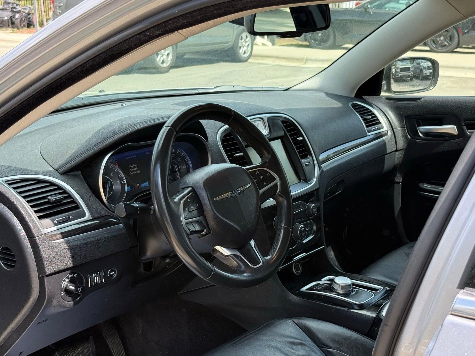 Used 2015 Chrysler 300 Limited w/ Driver Convenience Group image 20