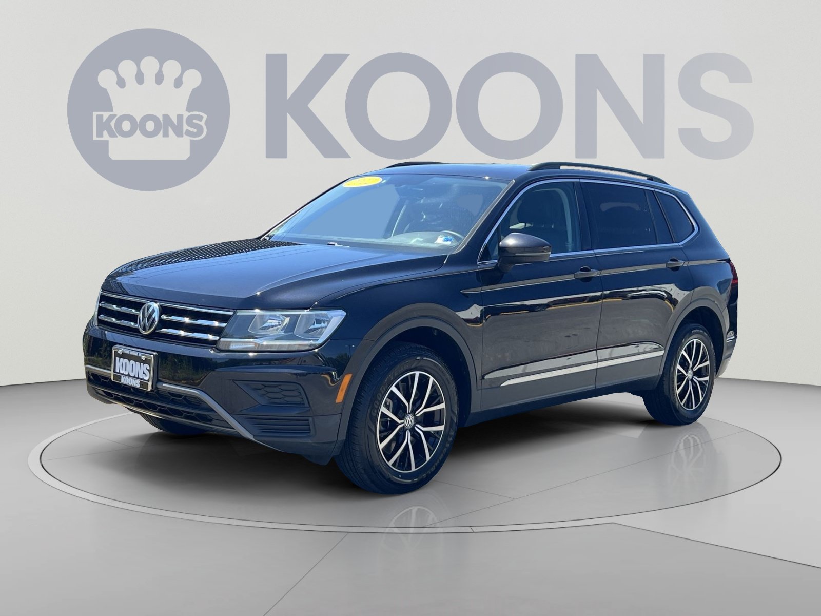 Used 2021 Volkswagen Tiguan SE AWD/4WD image 1