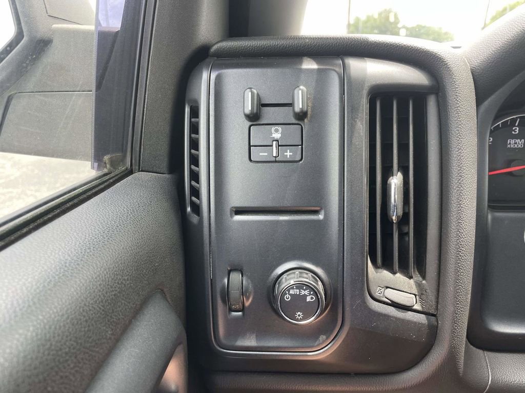 Used 2015 GMC Sierra 2500 2WD Double Cab w/ Sierra Convenience Package image 25
