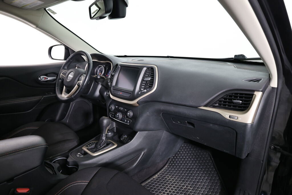 Used 2016 Jeep Cherokee 75th Anniversary image 23