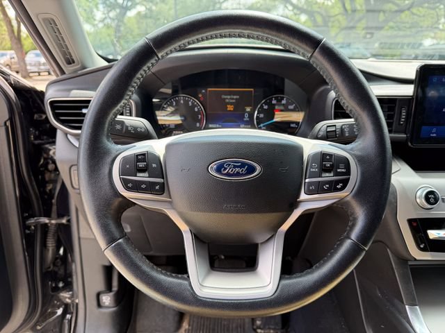 Used 2022 Ford Explorer XLT w/ Equipment Group 202A RWD image 9
