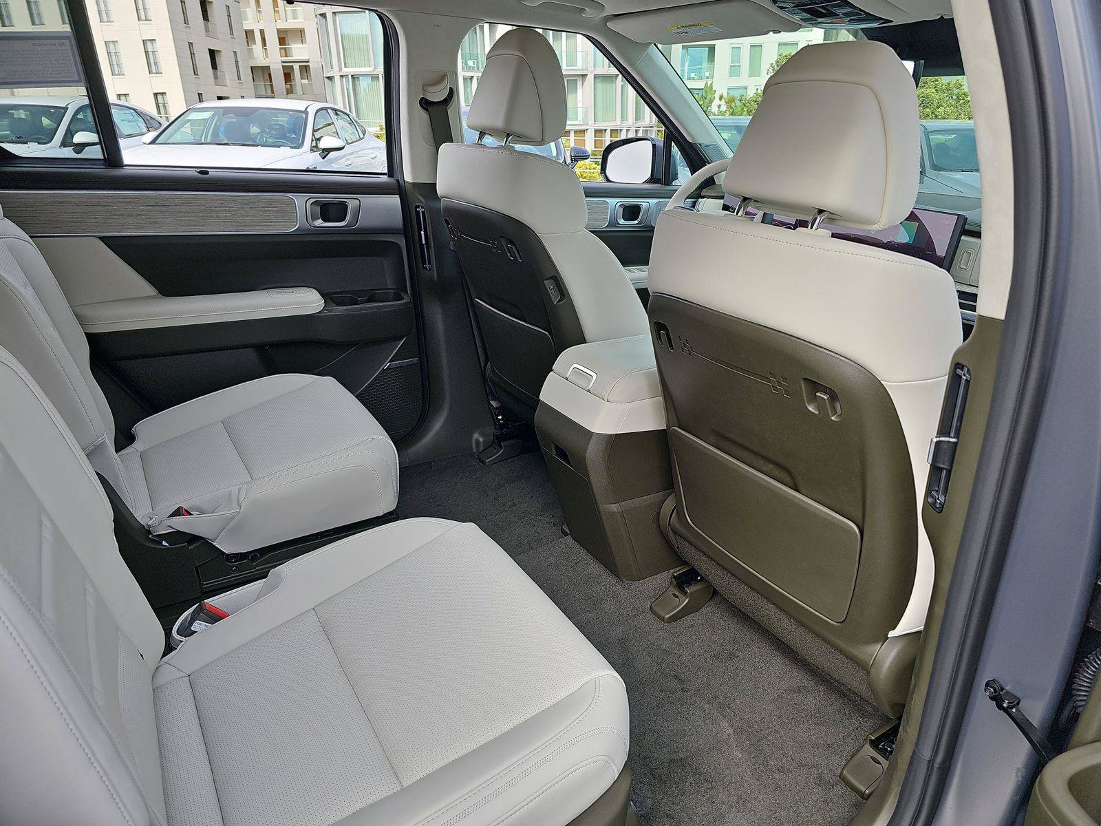New 2025 Hyundai Santa Fe Calligraphy AWD/4WD image 11