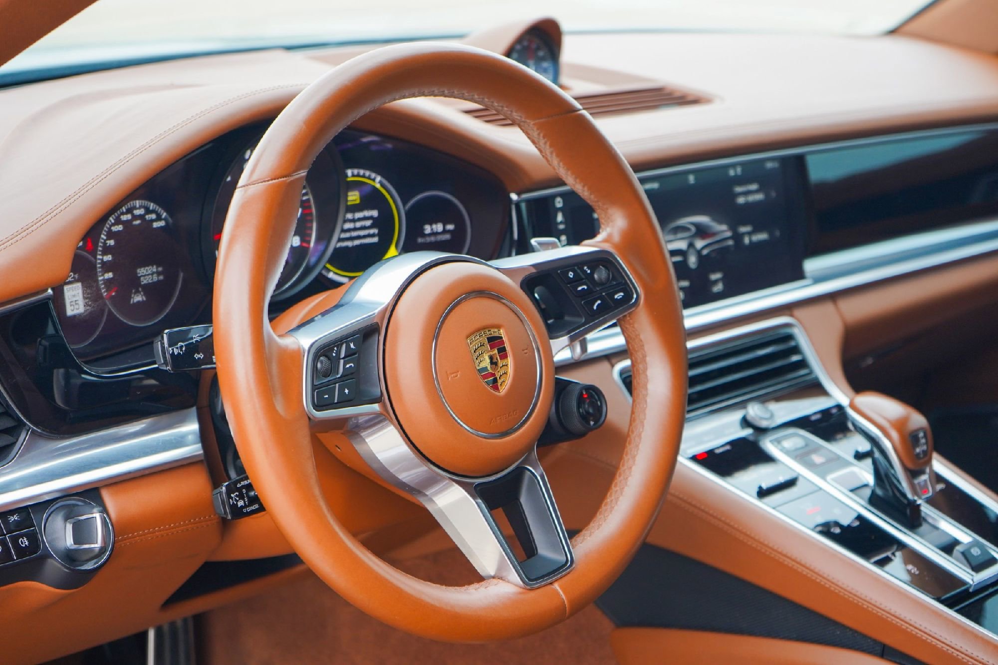 Used 2018 Porsche Panamera 4S image 7