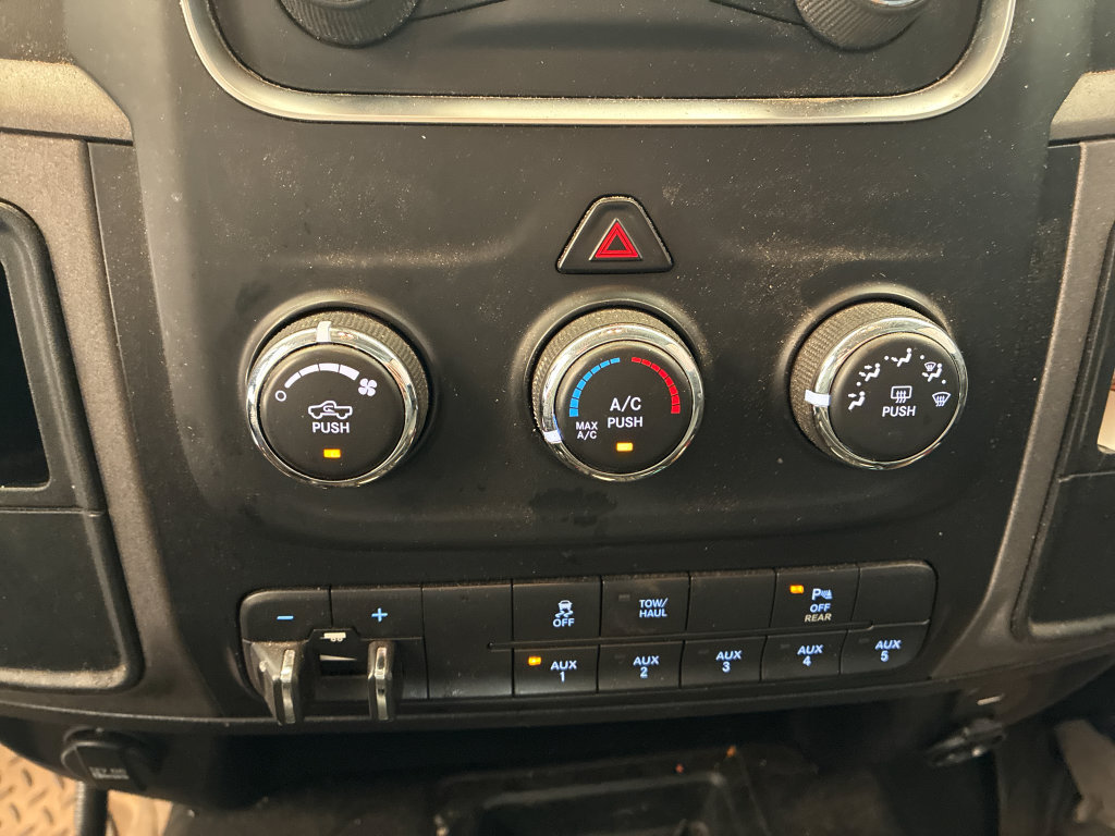 Used 2018 RAM 2500 Tradesman w/ Chrome Appearance Group AWD/4WD image 17
