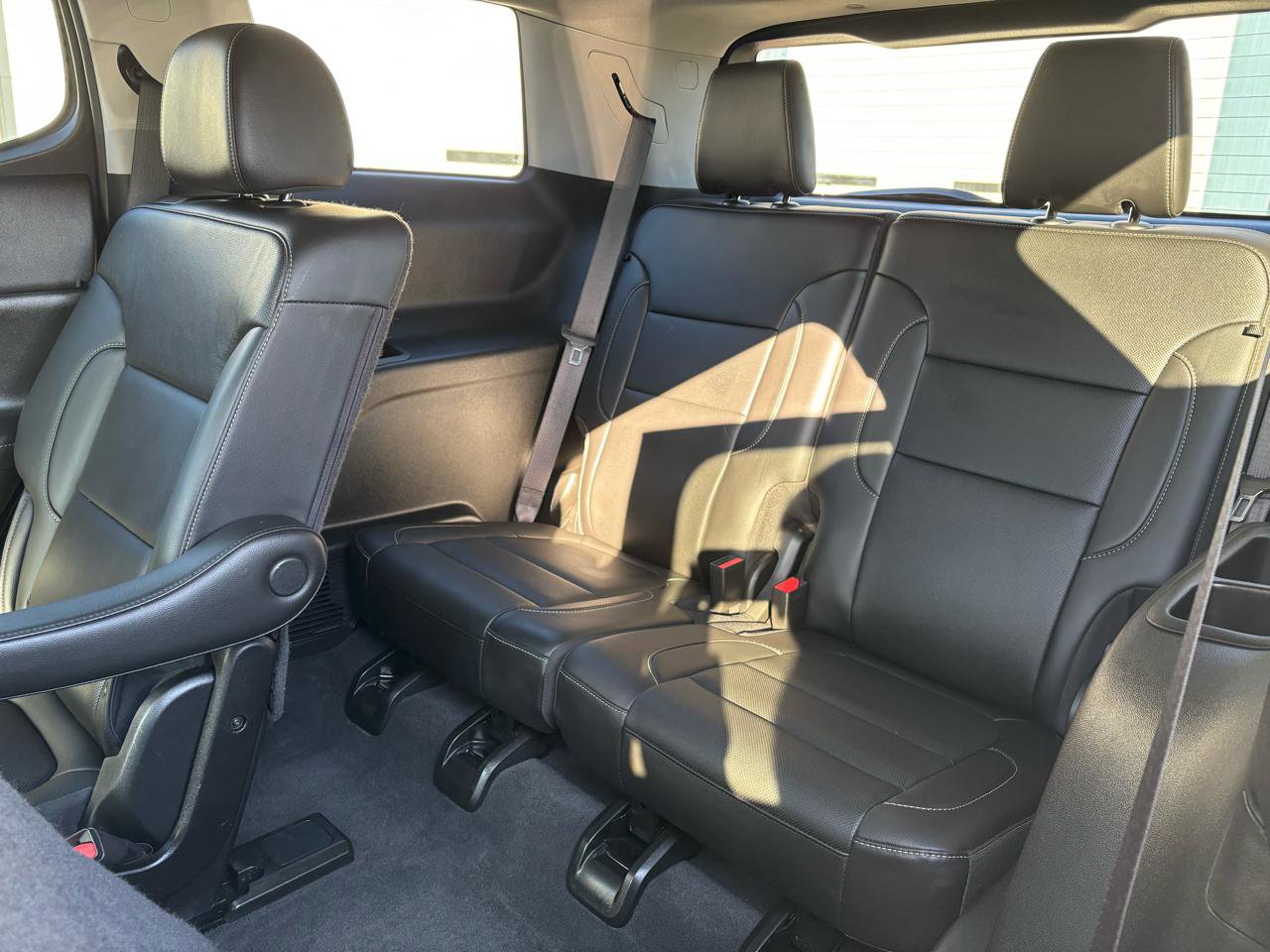 Used 2023 GMC Acadia SLT w/ Elevation Edition image 21