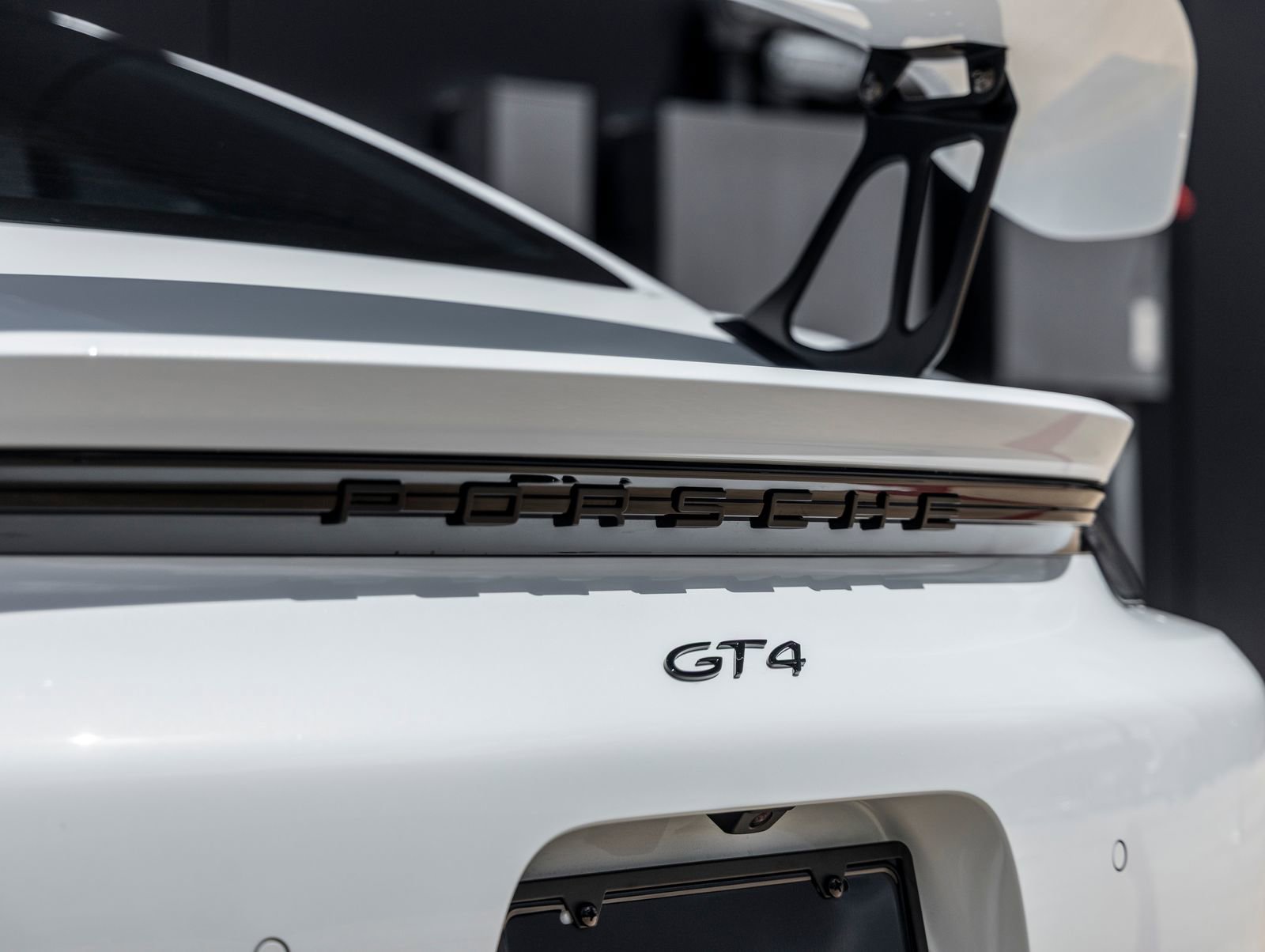 Used 2020 Porsche 718 Cayman GT4 RWD image 14