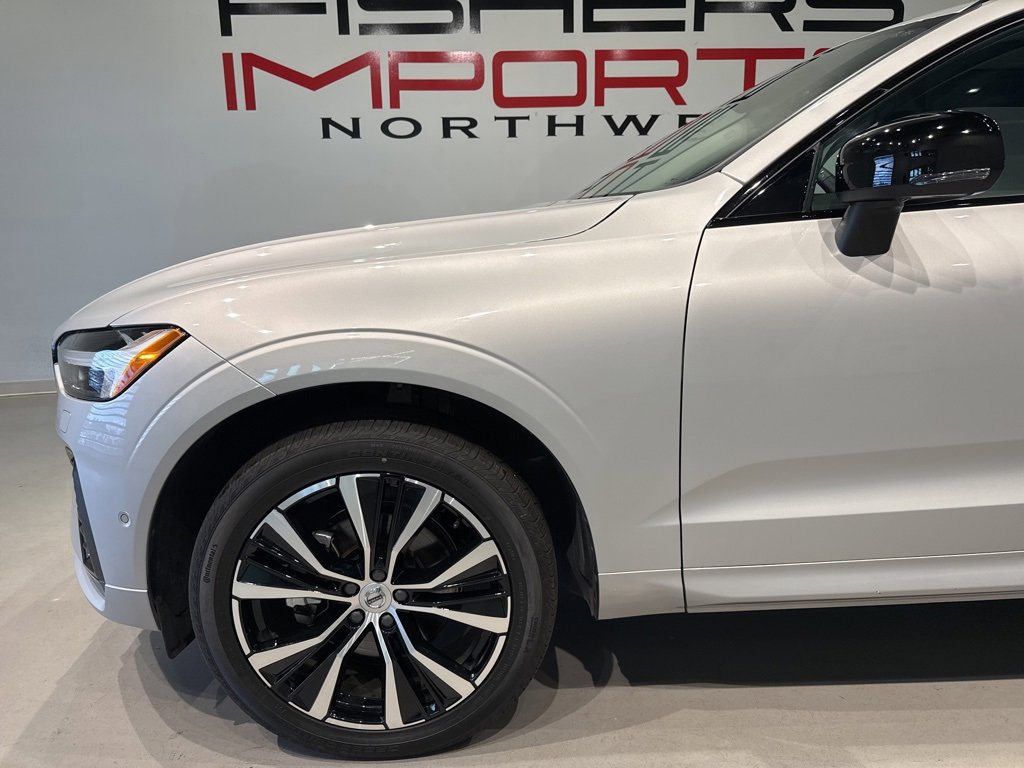 Used 2025 Volvo XC60 B5 Plus image 8