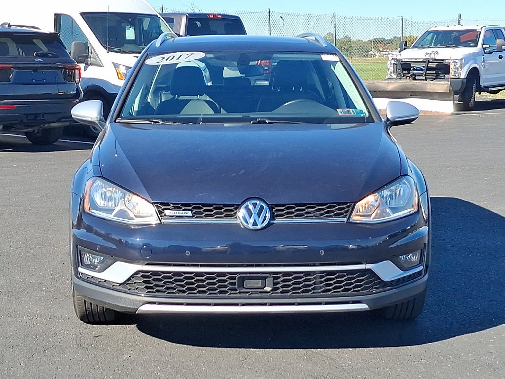 Used 2017 Volkswagen Golf Alltrack SE AWD/4WD image 2