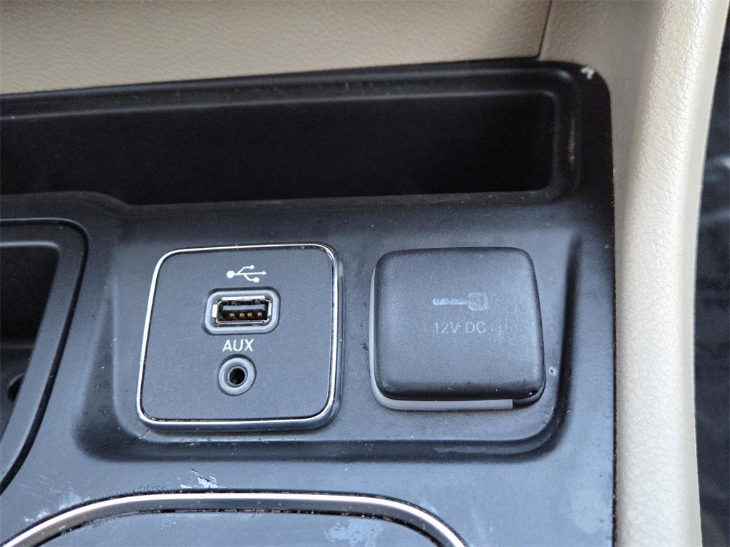 Used 2019 Jeep Cherokee Latitude w/ Popular Appearance Group image 26