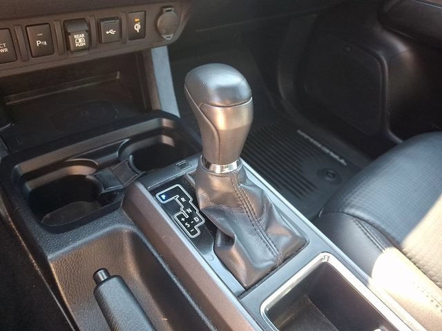 Used 2020 Toyota Tacoma TRD Off-Road w/ TRD Premium Off Road Package AWD/4WD image 19
