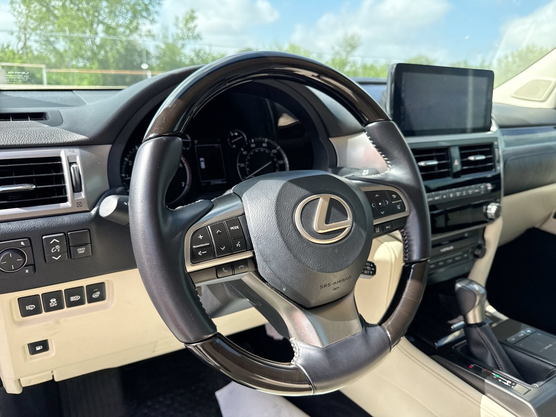 Used 2022 Lexus GX 460 Premium w/ Premium Package AWD/4WD image 11