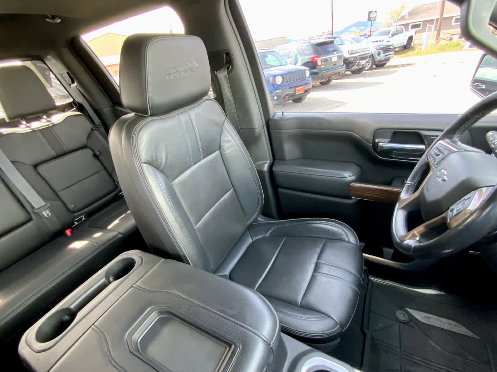 Used 2021 Chevrolet Silverado 1500 High Country w/ Technology Package AWD/4WD image 30