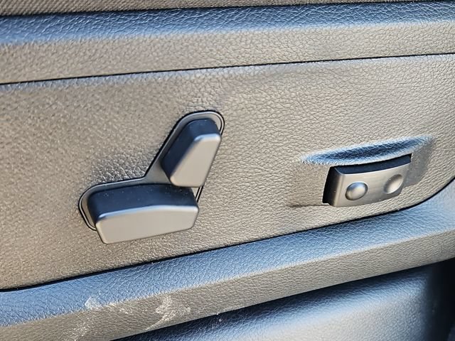 New 2026 RAM 3500 Big Horn AWD/4WD image 14