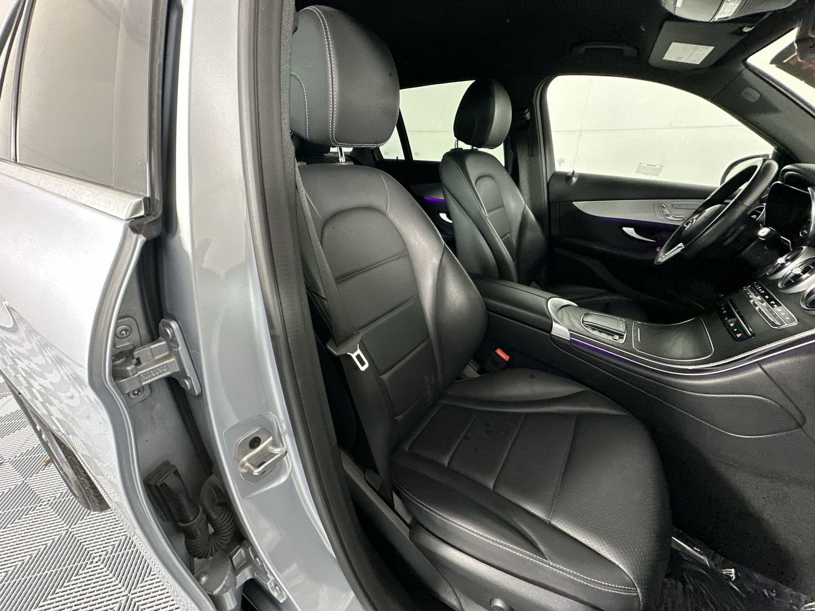 Used 2022 Mercedes-Benz GLC 300 4MATIC w/ Premium Package Lite image 26