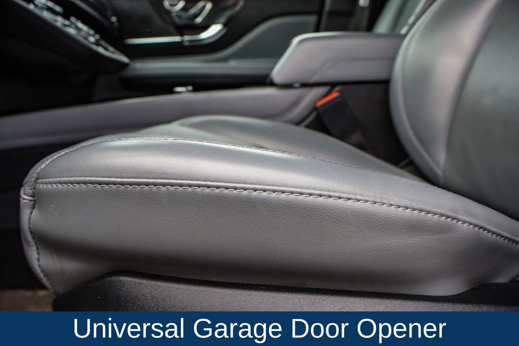 Used 2022 Lincoln Corsair AWD w/ Premium Package image 11