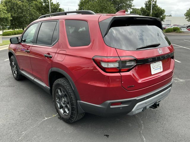 Used 2025 Honda Pilot TrailSport image 9
