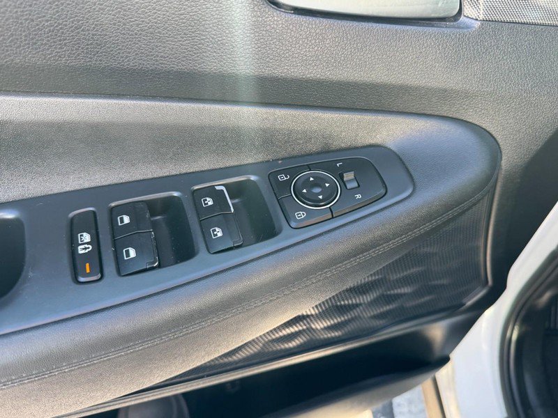 Used 2022 Hyundai Santa Fe SEL FWD image 15