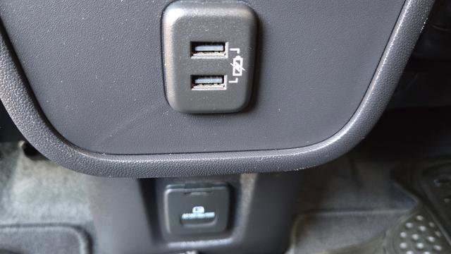 Used 2024 GMC Terrain SLT w/ Infotainment Package II image 23